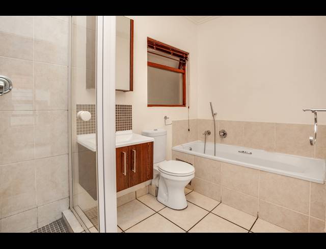 1 BEDROOM APARTMENT FOR SALE IN LONEHILL